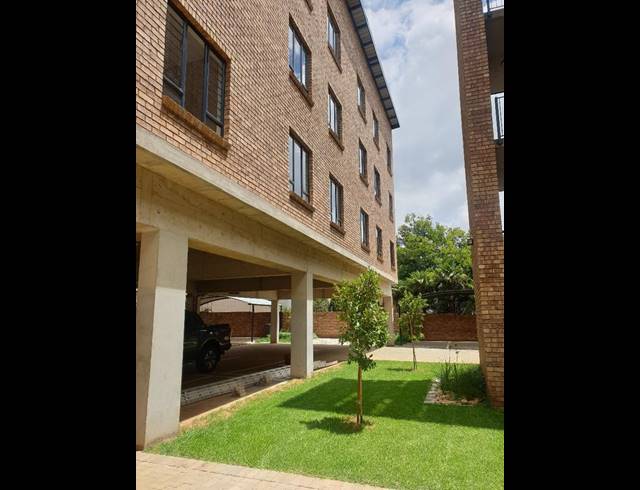 2 BEDROOM APARTMENT FOR SALE IN LYNNWOOD